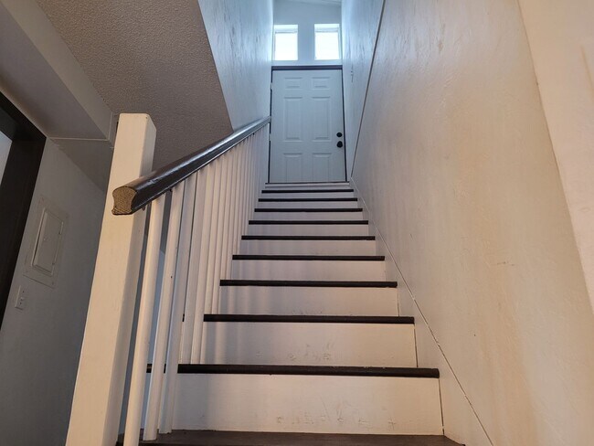 Building Photo - 2146/2148 Monroe Ave