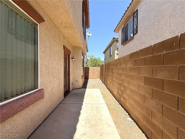 Building Photo - 5942 Rampolla Dr
