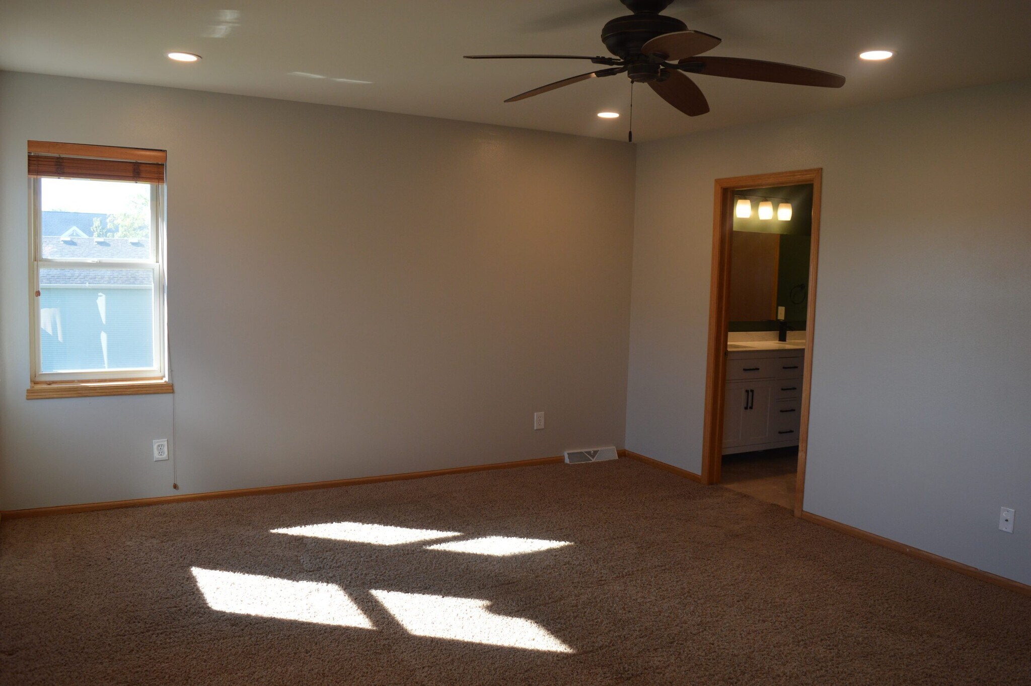 Building Photo - 8921 Snowberry Ln