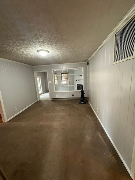 Building Photo - 1303 Kingsport Rd