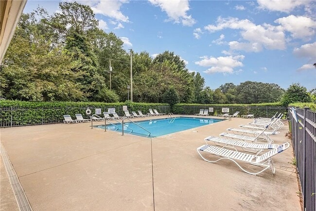 Building Photo - Mauldin Home Available Now!