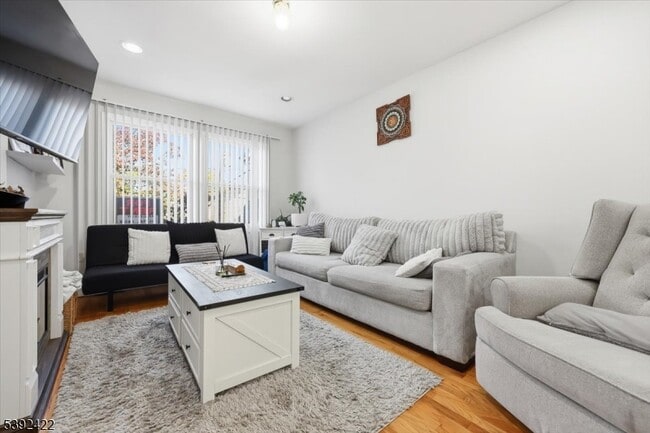 Primary Photo - 245 Burgess Pl