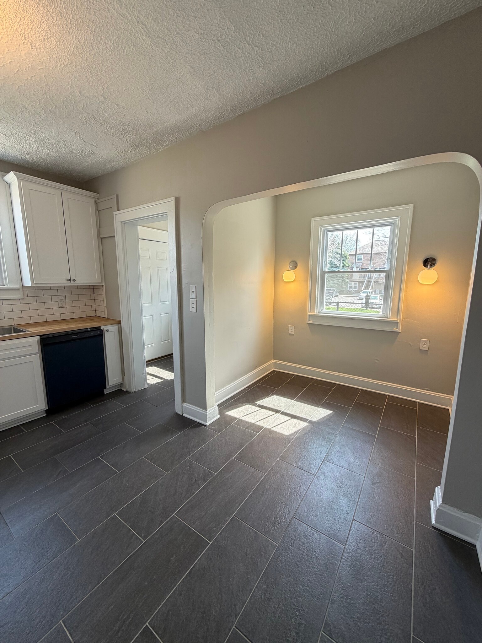 Building Photo - 3827 Central Ave