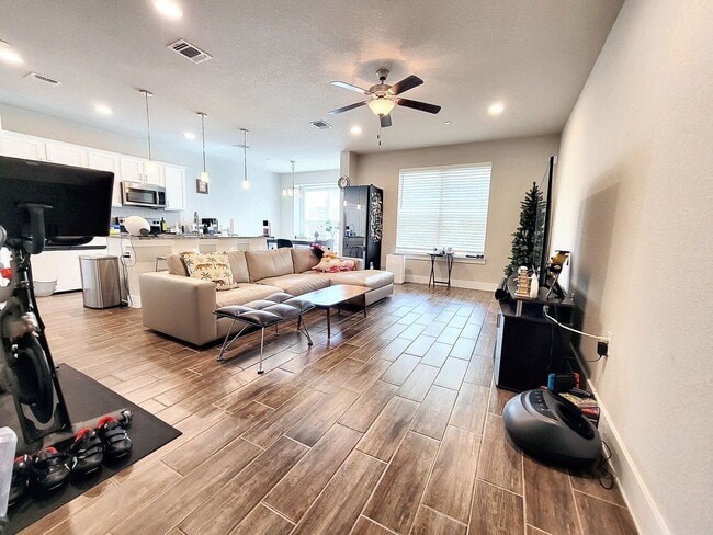Building Photo - Modern 3/BR 2.5/Bath Home with Covered Dec...