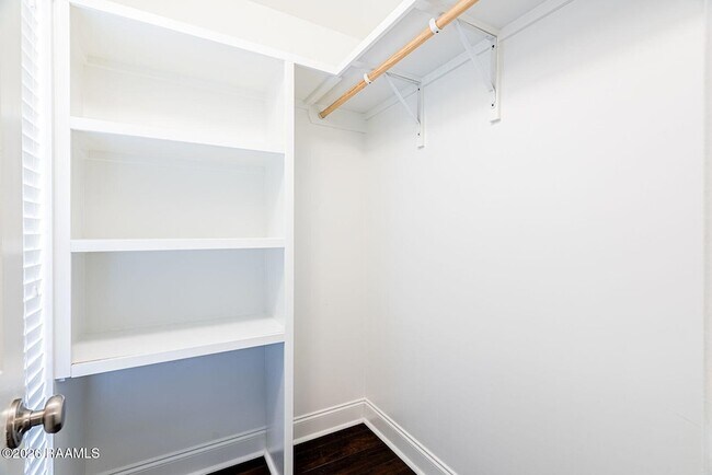 Building Photo - 319 Harvest Ln