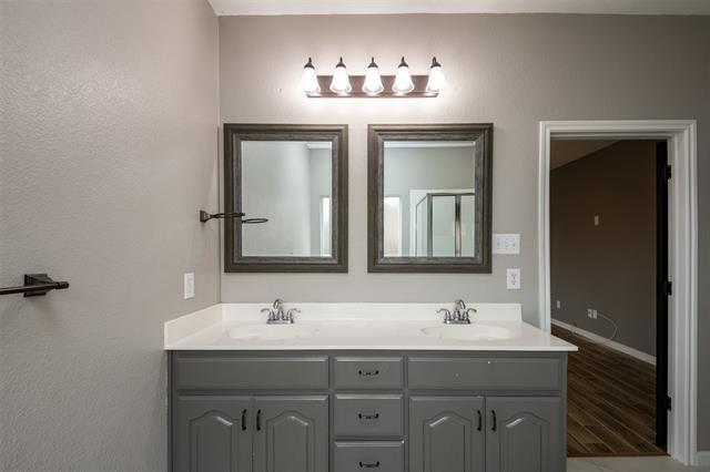 Building Photo - 9125 Vineyard Ln