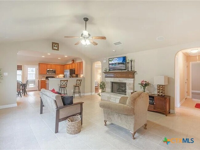 Building Photo - 130 Mystic Hollow