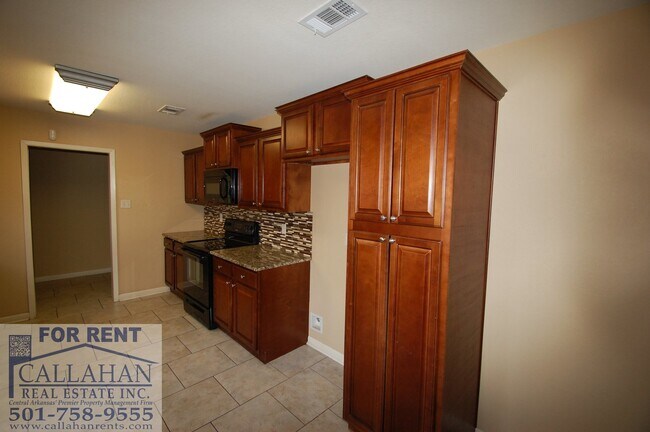 Building Photo - Little Rock 4 Bedroom Home