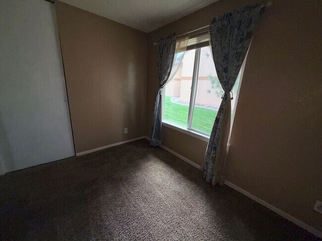 Building Photo - North Reno Wildcreek Garden Condos Upstairs 2 Bedroom