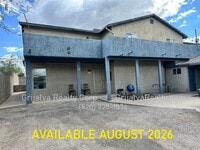 Building Photo - 1010 E Elm St