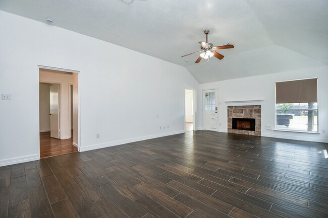 Building Photo - 9039 Martin Heights Dr