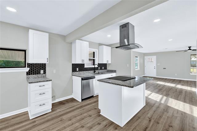 Building Photo - 520 Harlem Ave