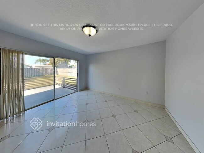 Building Photo - 18342 SW 135th Ave