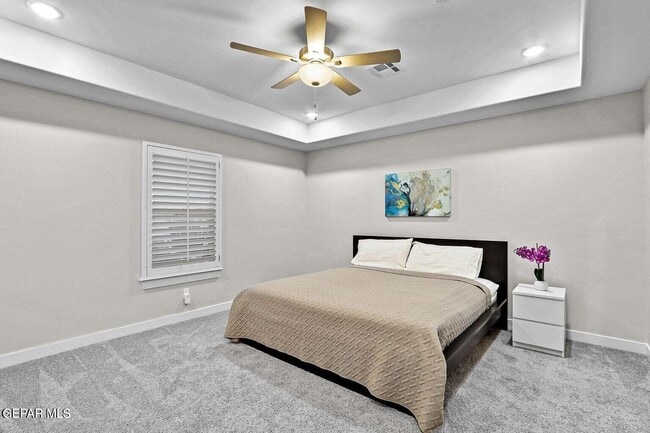 Building Photo - 2621 Maria Casas St