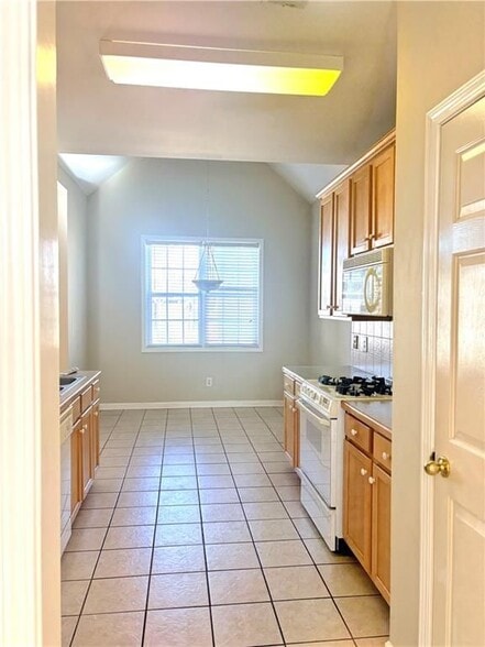 Building Photo - 2646 Silver Dust Dr