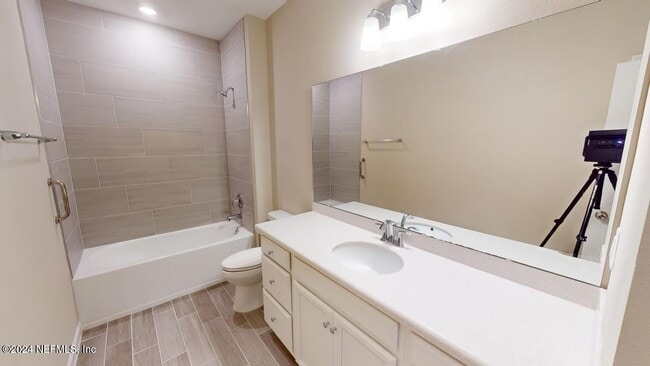 Building Photo - 62 Japura Ct