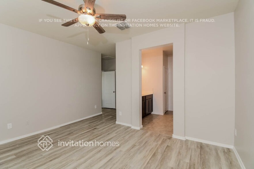 Building Photo - 31040 W Whitton Ave