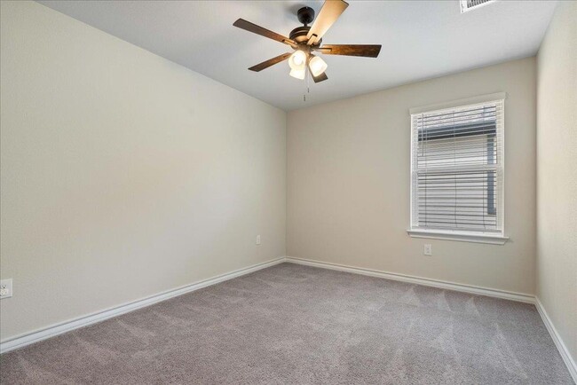 Building Photo - 7617 Saginaw Dr