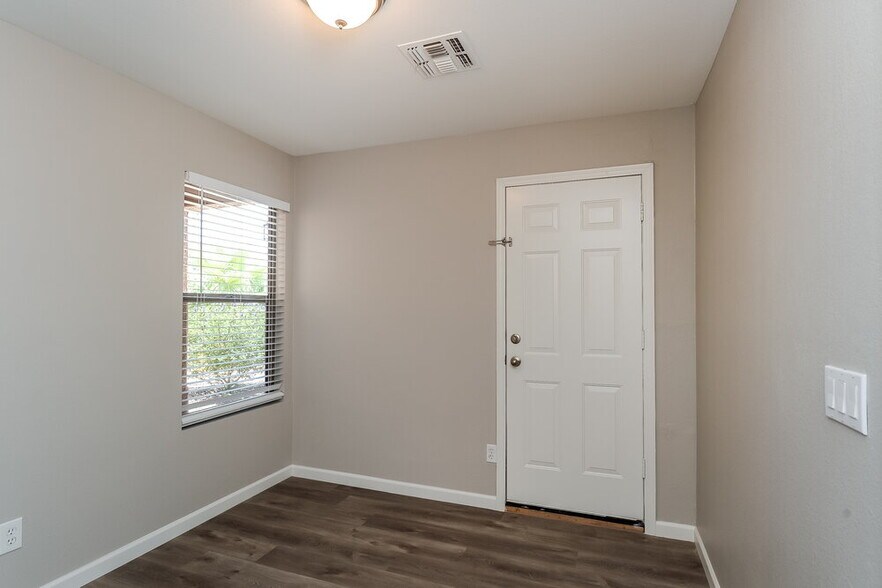 Building Photo - 1727 E Palo Blanco Way