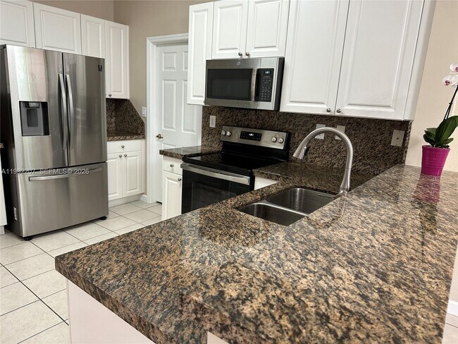 Building Photo - 11344 NW 72nd Ln