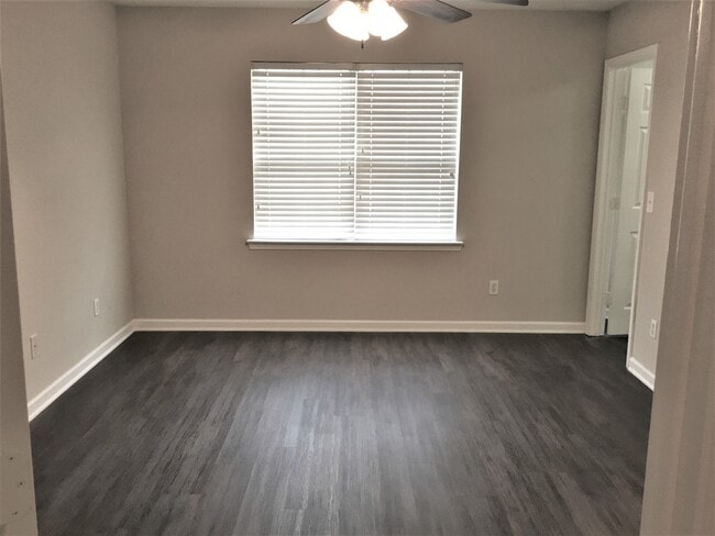 Building Photo - 4924 Lighthouse Ct