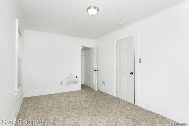 Building Photo - 12123 Santa Rosa Dr