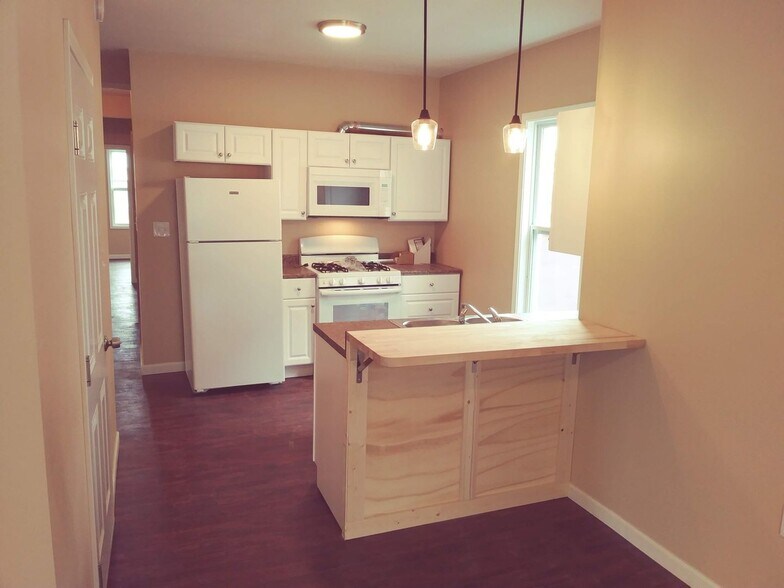 Building Photo - 54 Tuxedo Pl