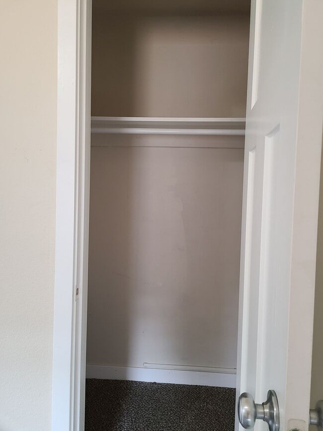 Building Photo - Beautifully Updated South Tacoma 3 Bedroom