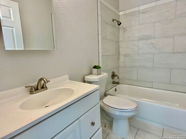 Building Photo - 8110 Pleasant Forest Dr