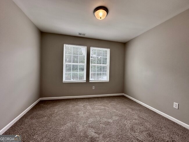 Building Photo - 308 Reedell Way
