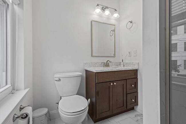 Building Photo - 44 W Eagle St