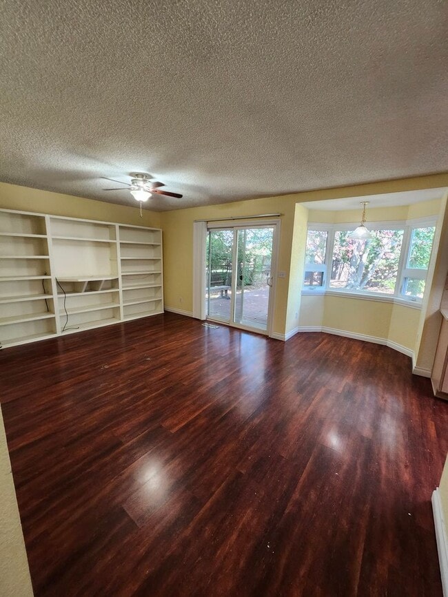 Building Photo - Centrally Located Richland Home, Close to Columbia Center Amenities!