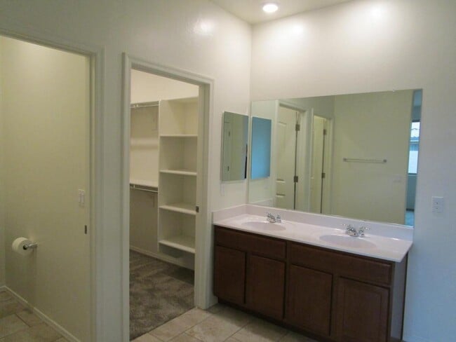 Building Photo - 14226 E Adeline Drive