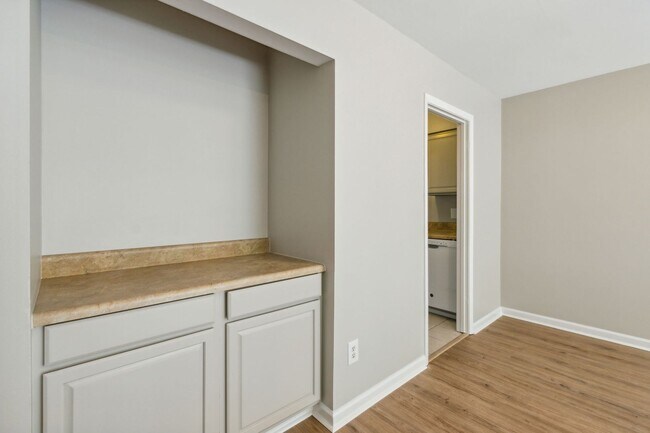 Building Photo - Mariners Walk - Easy walk to the beach