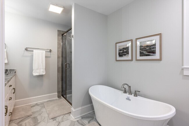 Building Photo - Wake up on Polo – Fully Furnished Home Nea...