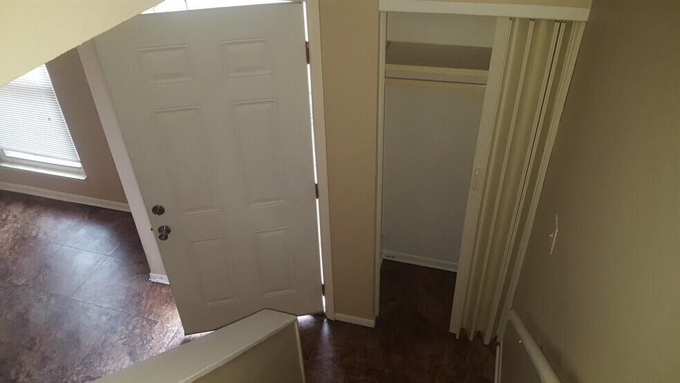 Building Photo - 1114 Johnson Ave