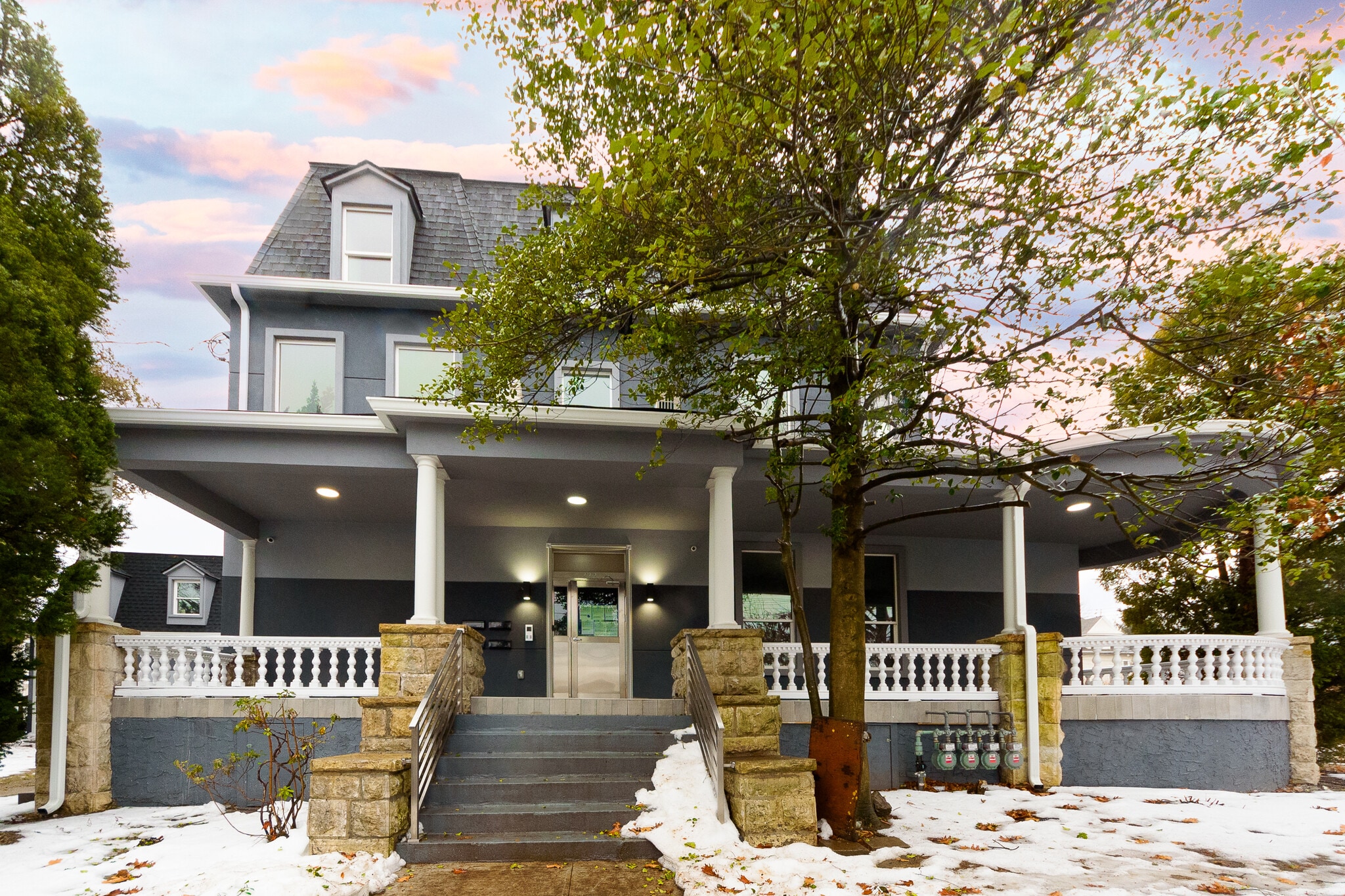 Building Photo - 222 Primrose Ave