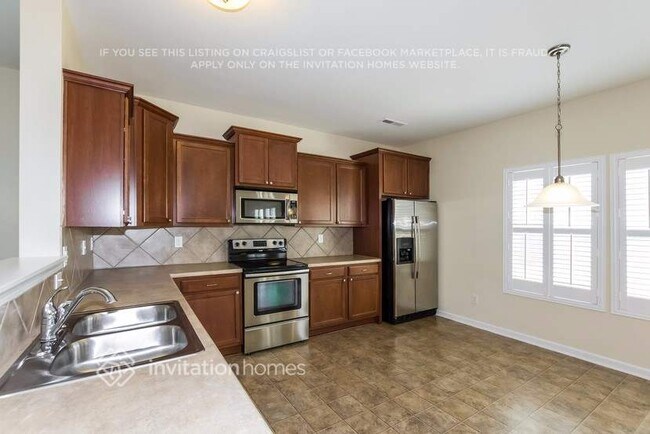 Building Photo - 10211 Daniel Dwayne Dr