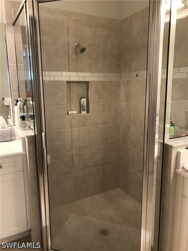 Building Photo - 13379 Silktail Dr