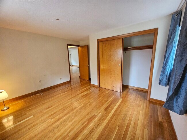 Building Photo - 150 Barham Ave