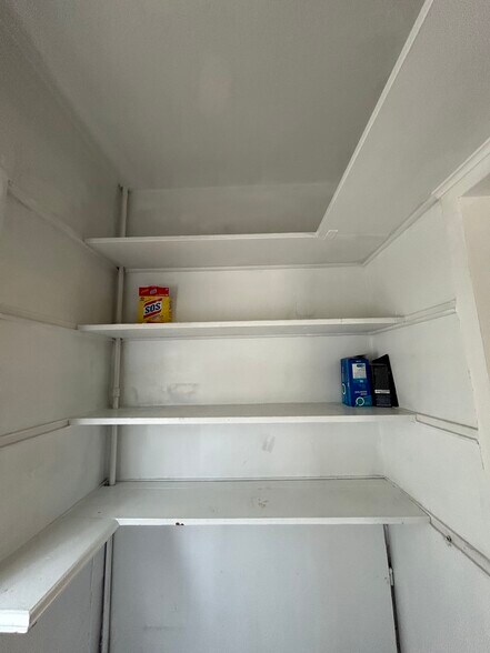 Building Photo - 39 Turner St