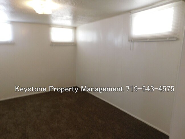 Building Photo - $400 Off 1st Month! Affordable Studio Apartment – $800