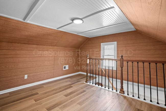 Building Photo - 1467 Ryan St SW