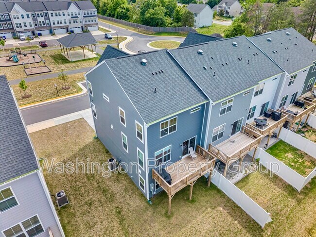 Building Photo - 4013 Singerville Ct