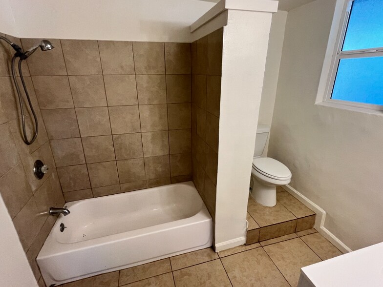 Building Photo - 4531 Park Ave