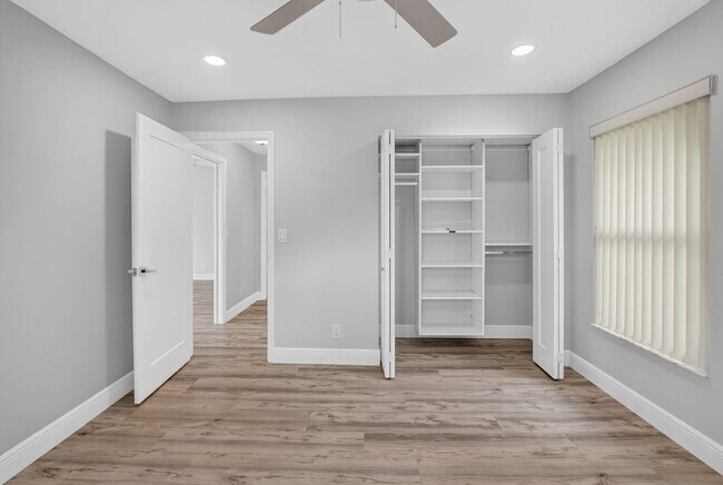 Building Photo - 787 Havana Dr