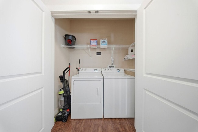 Building Photo - 1702 W Cleveland St