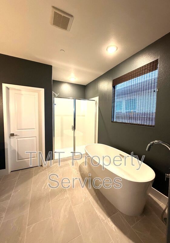 Building Photo - 12256 Alamosa Dr