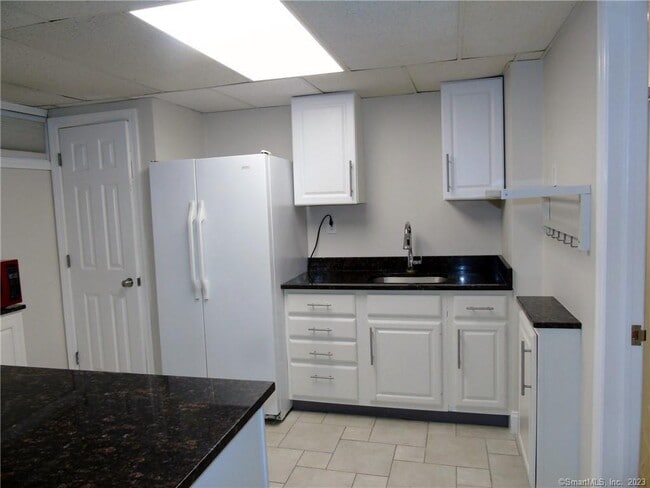 Building Photo - 14 Mayfair Pl