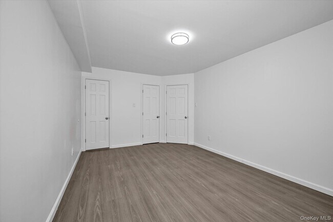 Building Photo - 1684 W 9th St